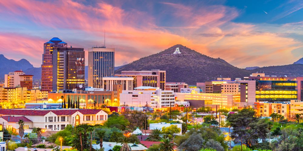 Tucson,,Arizona,,Usa,Downtown,Skyline,With,Sentinel,Peak,At,Dusk.